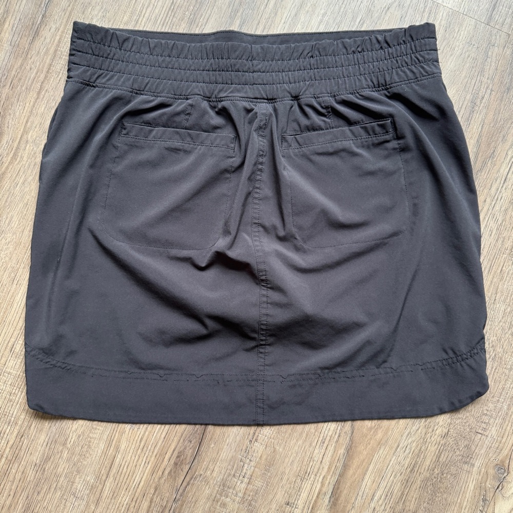 Athleta Black Active Skort with Zipper Pockets - Picture 2 of 12
